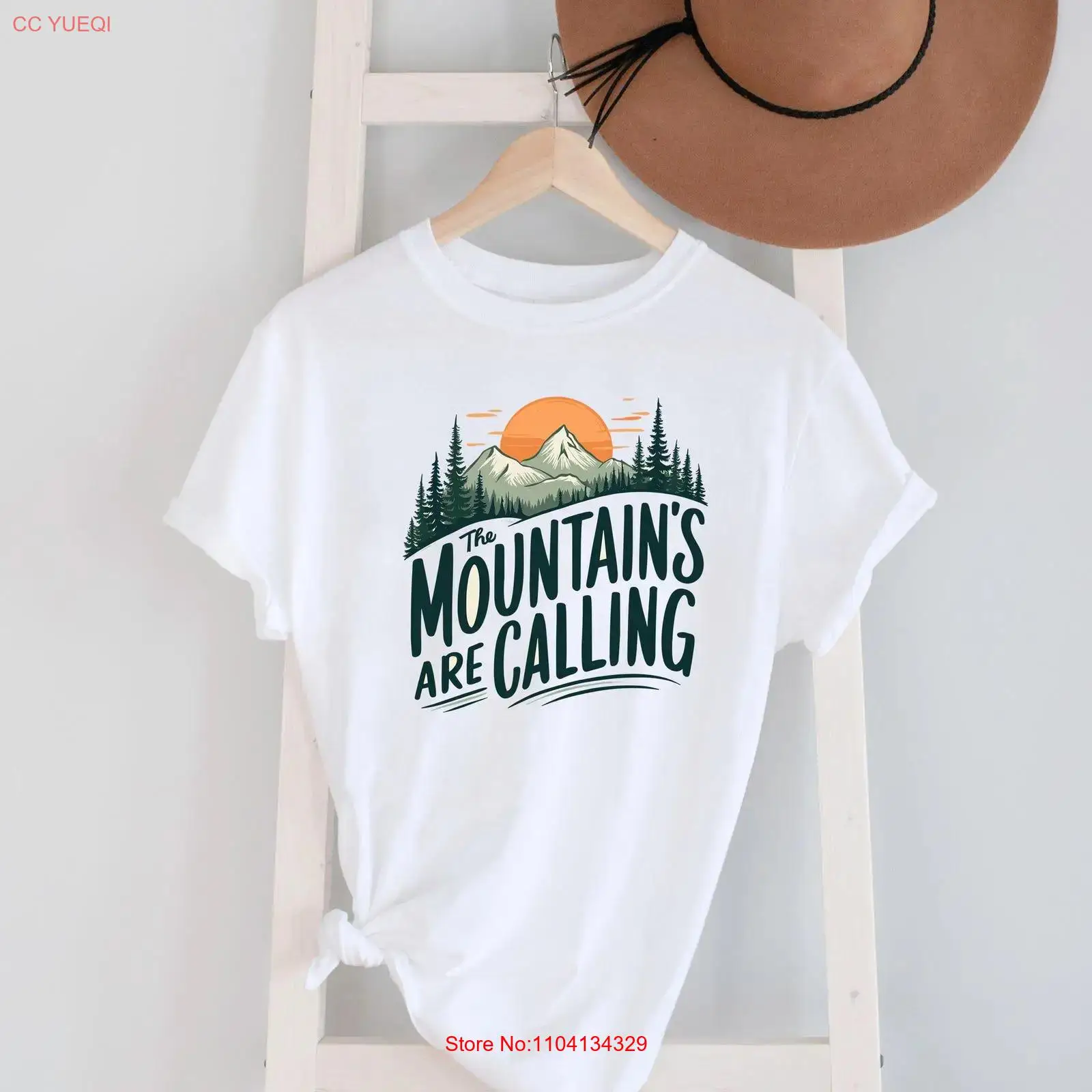 Outdoor Adventure Quotes Short - تي شيرت بطبعة 