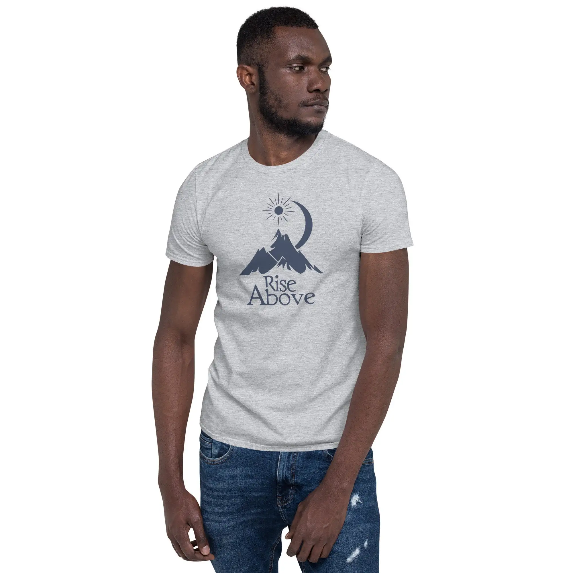 Outdoor Adventure Quotes Short - تي شيرت Rise Above Mountain بعبارات